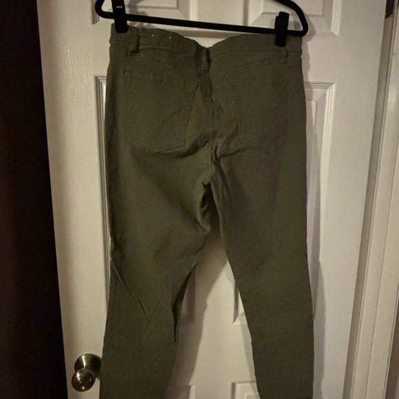 NWOT Loft super soft pants khaki green cotton/rayon/spandex blend size 31/12 - Picture 2 of 3